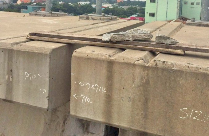 Gối cao su rơi ra ngoài khiến dầm cầu tại trụ P14-10 bị lệch