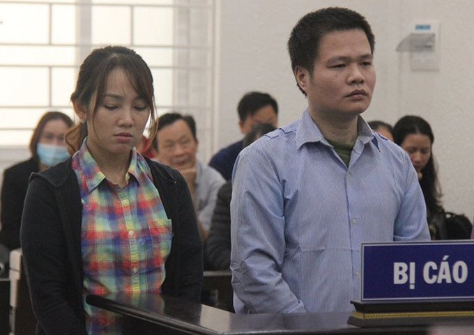 Bị cáo Trang và Thái tại phiên tòa ngày 11/11