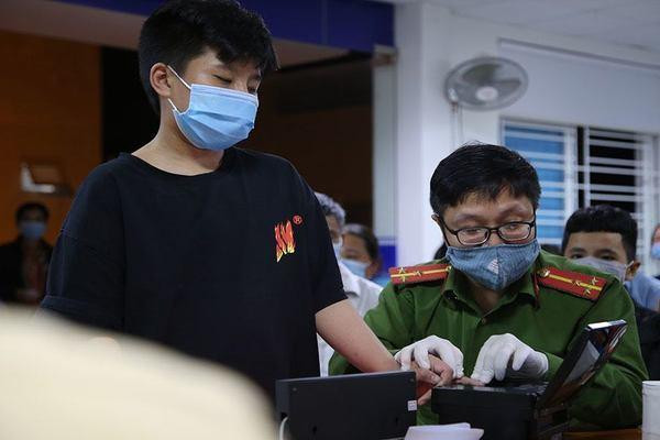 Thời gian tới, người dân có thể dùng căn cước công dân thay thế thẻ bảo hiểm y tế Thời gian tới, người dân có thể dùng căn cước công dân thay thế thẻ bảo hiểm y tế