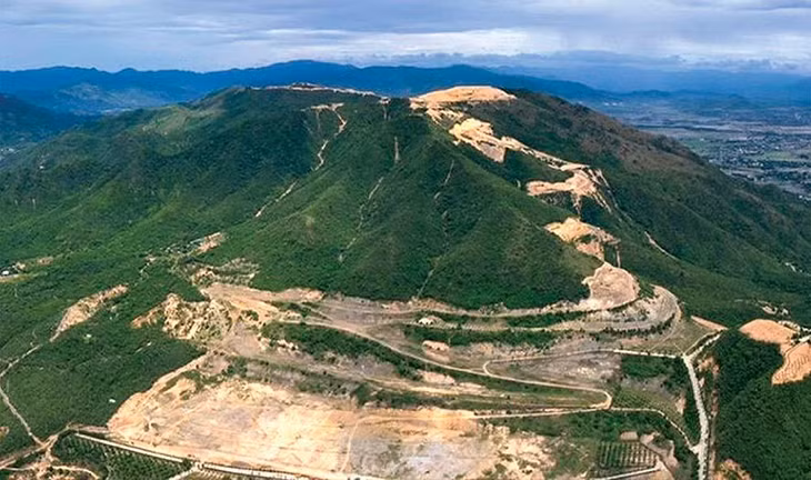 Hai cựu Chủ tịch UBND tỉnh Khánh Hòa bị xem xét hành vi giao đất làm dự án trái luật, "băm nát" núi Chín Khúc