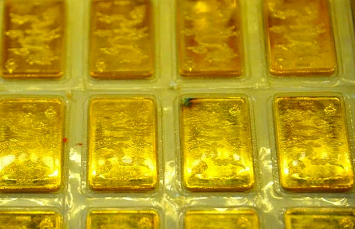 Cán bộ ngân hàng Tiên Phong tự thú sau khi "thụt két" 246 lượng vàng SJC. Ảnh minh họa Cán bộ ngân hàng Tiên Phong tự thú sau khi "thụt két" 246 lượng vàng SJC. Ảnh minh họa