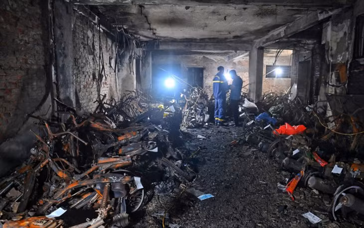 Hiện trường vụ cháy chung cư mini khiến 56 người chết