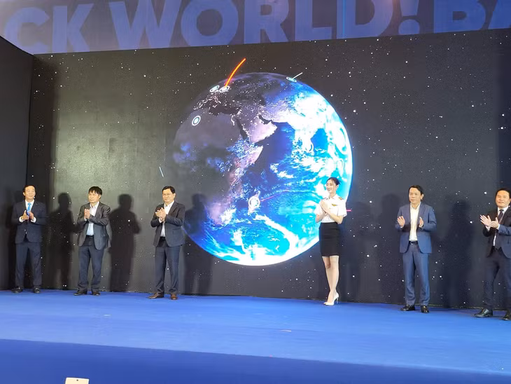 Trái đất vẫn quay, dịch bệnh Covid-19 dần được đẩy lùi, Đà Nẵng lại cùng cả nước bước vào khôi phục ngành du lịch, thúc đẩy quá trình phục hồi kinh tế