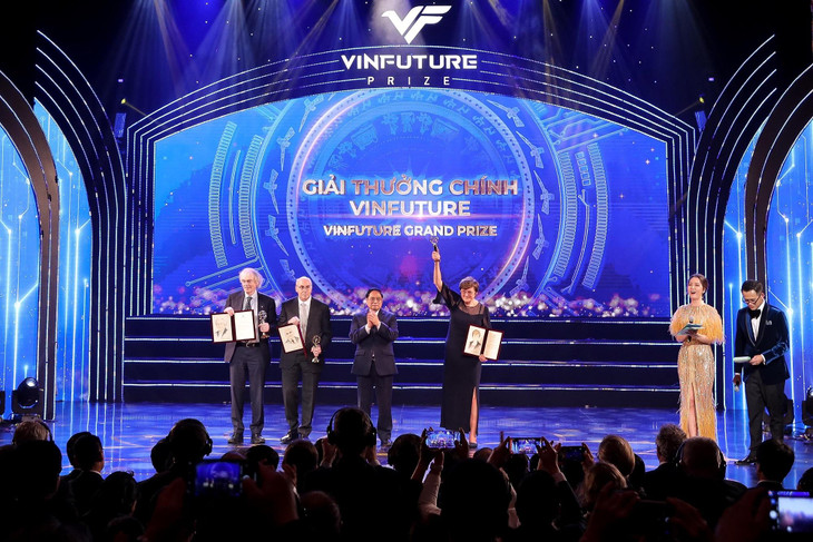 GS Salim Abdool Karim và Quarraisha Abdool Karim nhận giải thưởng VinFuture