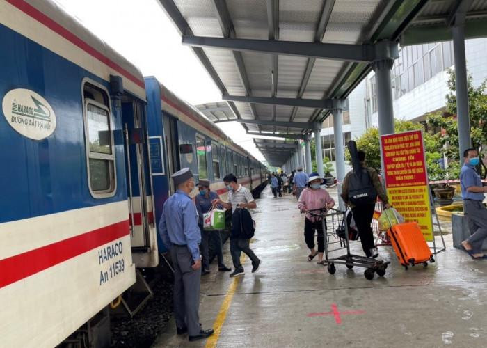 Ngành Đường sắt tăng thêm nhiều tàu khách Bắc Nam dịp Tết Nhâm Dần