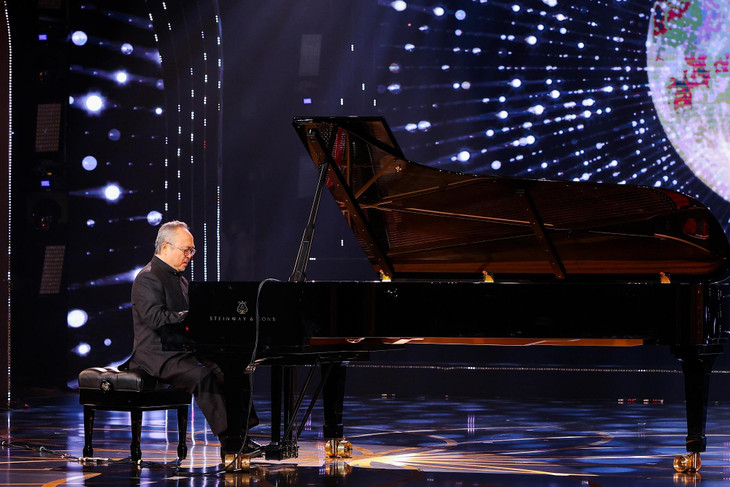 NSND Đặng Thái Sơn biểu diễn tại sự kiện