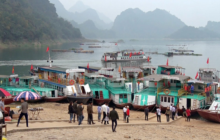 Bến cảng du lịch Thung Nai