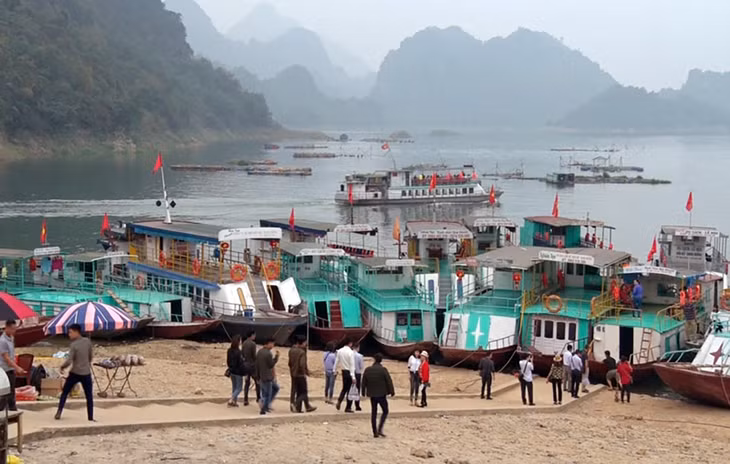 Bến cảng du lịch Thung Nai