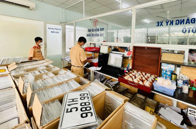 Mỗi phiên đấu giá sẽ có nhiều cuộc đấu giá với số lượng biển nhất định, phụ thuộc thị trường và nhu cầu của người dân