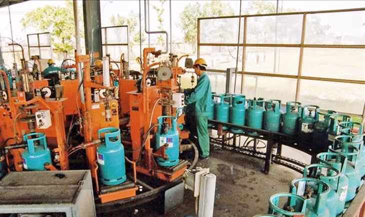 Giá gas trong nước tiếp tục giảm 18.000 đồng/bình 12 kg vào tháng 7