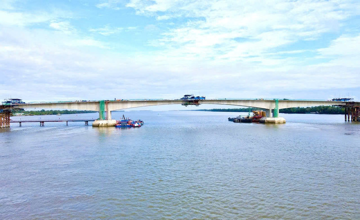 Cầu Đại Ngãi 2 nối huyện Cù Lao Dung với đất liền Sóc Trăng