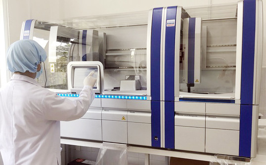 Hệ thống xét nghiệm Realtime PCR tự động tại CDC Quảng Nam