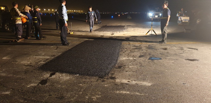 Phạt nặng đơn vị nâng cấp đường lăn tại Nội Bài ngay ngày đầu thi công