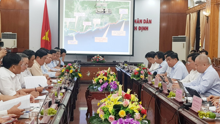 Bộ trưởng Nguyễn Chí Dũng làm việc với UBND tỉnh Bình Định. Ảnh Cao Dung