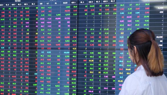 Bộ Tài chính “tuýt còi” công ty chứng khoán huy động vốn của nhà đầu tư