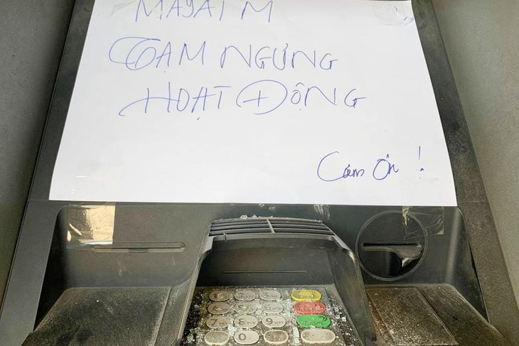 Nhiều ATM bị đập phá hư hỏng