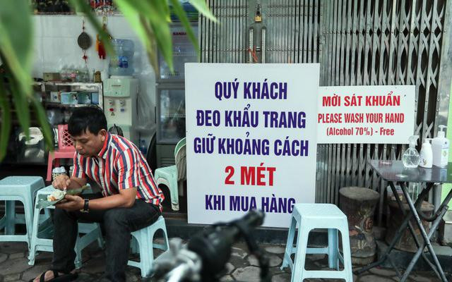 Nhà hàng, quán ăn trên địa bàn Hà Nội thực hiện giãn cách phòng dịch Covid-19