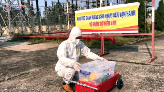 Phun khử khuẩn toàn bộ khu vực trạm biến áp, nhất là khu nhà điều hành, nhà nghỉ ca trong trường hợp bị nhiễm COVID