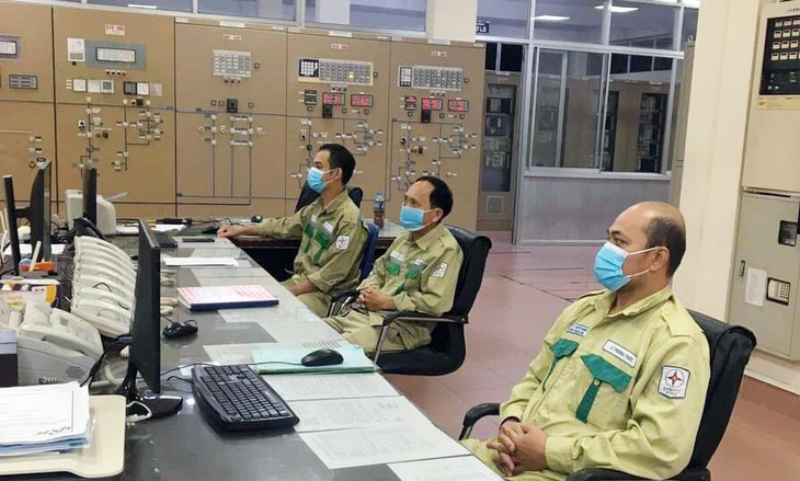 EVNNPT đã liên tục chỉ đạo các đơn vị quán triệt tới toàn thể người lao động tuyệt đối chấp hành nghiêm túc các chủ trương của Chính phủ, địa phương, các chỉ đạo, khuyến cáo, hướng dẫn của Bộ Y tế