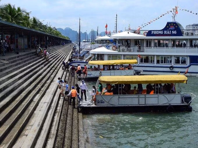 Quảng Ninh dừng hoạt động tham quan, du lịch từ 12h ngày 6/5 Quảng Ninh dừng hoạt động tham quan, du lịch từ 12h ngày 6/5