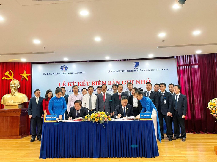 Ông Tống Thanh Hải - Phó Chủ tịch thường trực UBND tỉnh Lai Châu và ông Tô Dũng Thái – Phó Tổng Giám đốc Tập đoàn VNPT ký kết Biên bản ghi nhớ giai đoạn 2021 – 2025 Ông Tống Thanh Hải - Phó Chủ tịch thường trực UBND tỉnh Lai Châu và ông Tô Dũng Thái – Phó Tổng Giám đốc Tập đoàn VNPT ký kết Biên bản ghi nhớ giai đoạn 2021 – 2025