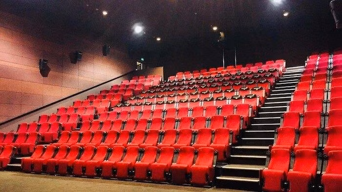 UBND tỉnh Quảng Ninh ban hành công văn hoả tốc tạm dừng hoạt động biểu diễn nghệ thuật, rạp chiếu phim, cơ sở dịch vụ thể dục thể thao...