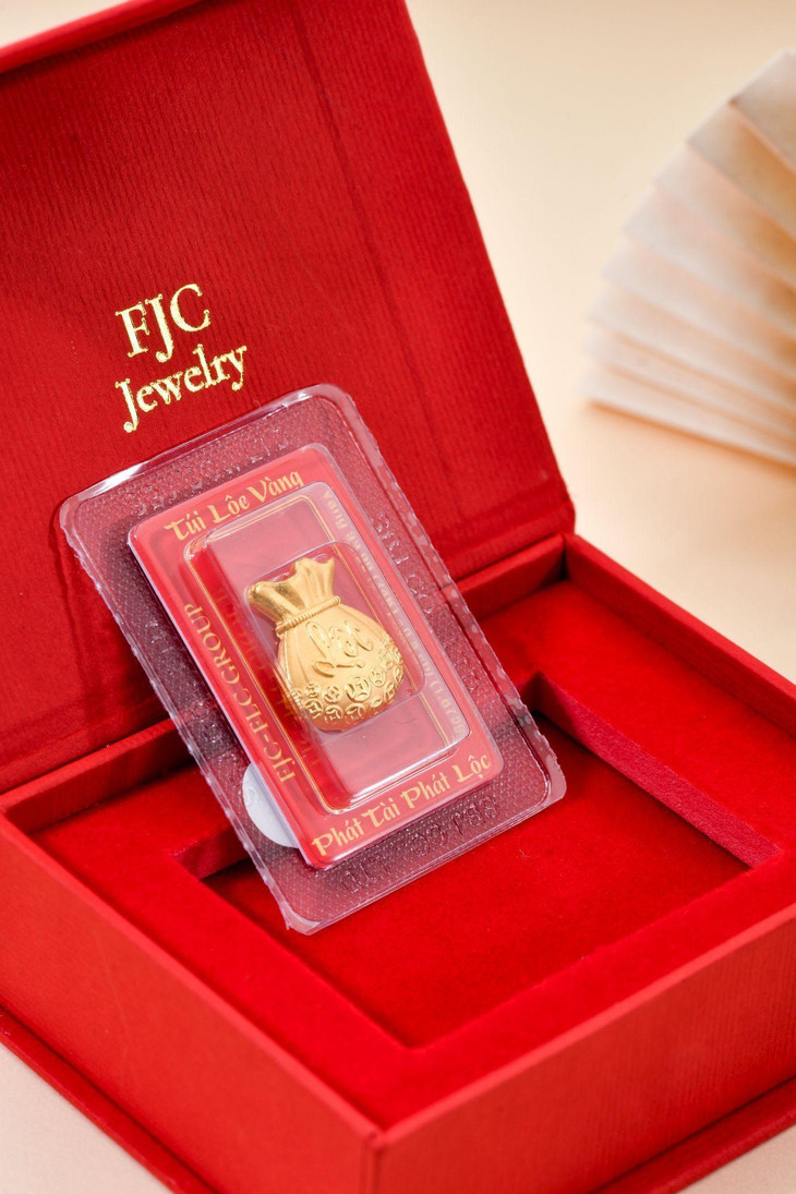 : Sản phẩm vàng vỉ túi Lộc vàng FJC sung túc cả năm.