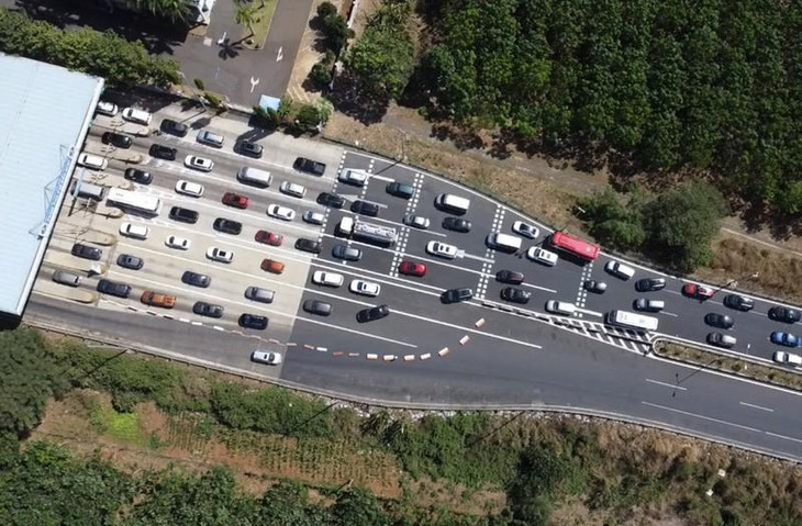 Đơn vị quản lý cao tốc xả hai trạm thu phí cao tốc TP.HCM - Long Thành - Dầu Giây do ùn tắc kéo dài