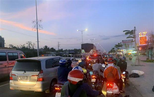 Ùn tắc giao thông tại khu vực cầu Rạch Miễu. Ùn tắc giao thông tại khu vực cầu Rạch Miễu.