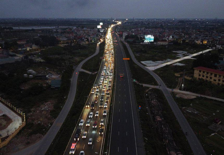 Đoạn ùn tắc xảy ra theo hướng Ninh Bình - Hà Nội, kéo dài tới khu vực xã Văn Bình, huyện Thường Tín.