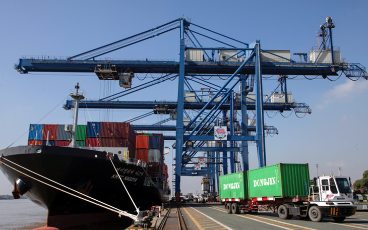 Vận chuyển hàng hóa tại cảng Cát Lái