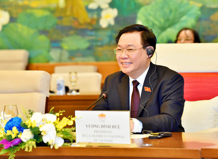 Chủ tịch Quốc hội Vương Đình Huệ phát biểu tại buổi tiếp