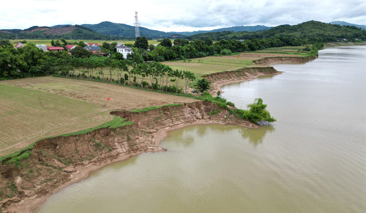 Tháng 8 - 9/2023 là giai đoạn bờ tả sông Mã ở xã Vĩnh Hòa (Vĩnh Lộc , Thanh Hóa) sạt lở mạnh nhất trong 5 năm qua