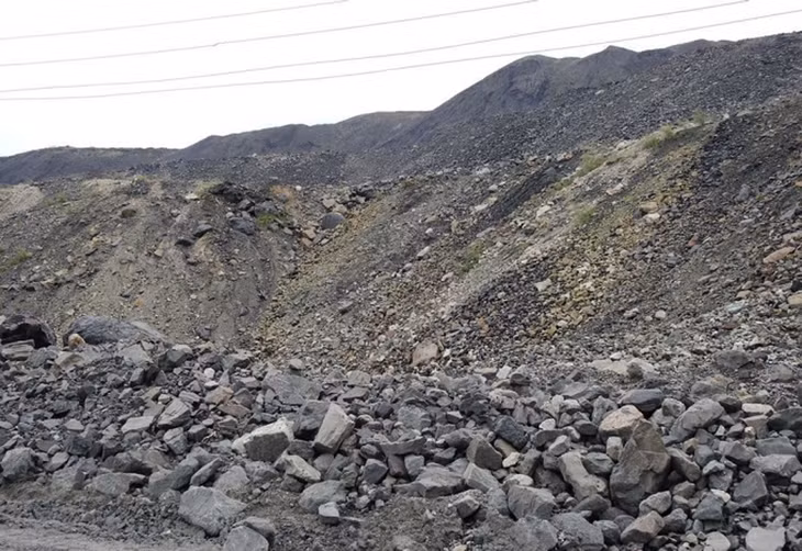 Đất đá thải than được đề xuất làm vật liệu san lấp