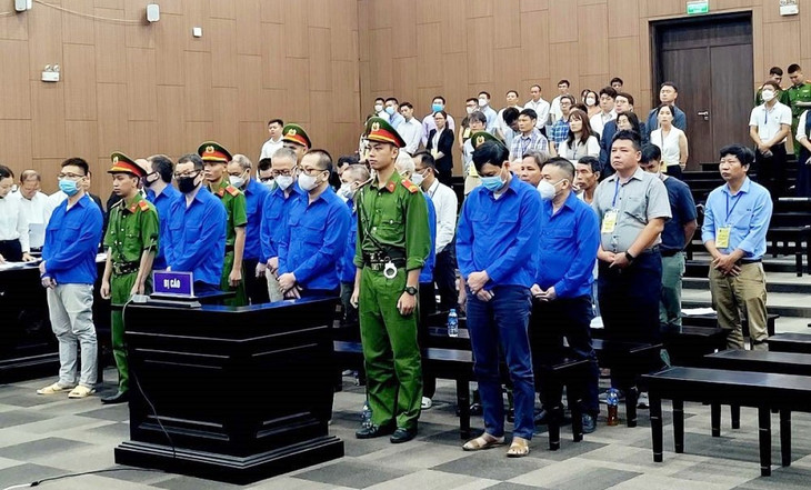 Các bị cáo tại phiên tòa ngày 25/9
