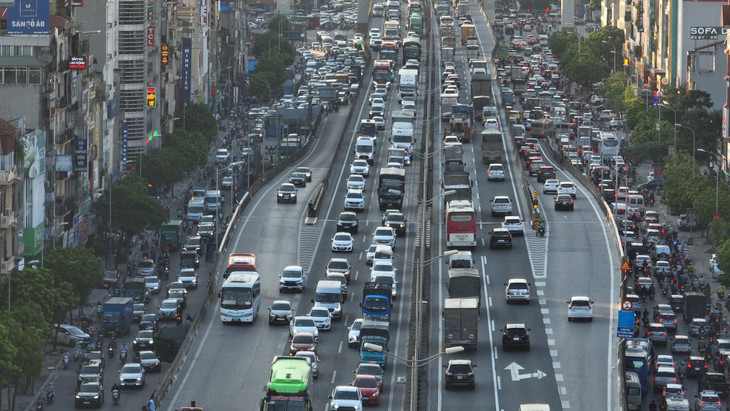 Đường vành đai 3 Hà Nội trên cao đoạn qua Khuất Duy Tiến, Nguyễn Xiển ùn tắc kéo dài hơn 3 km
