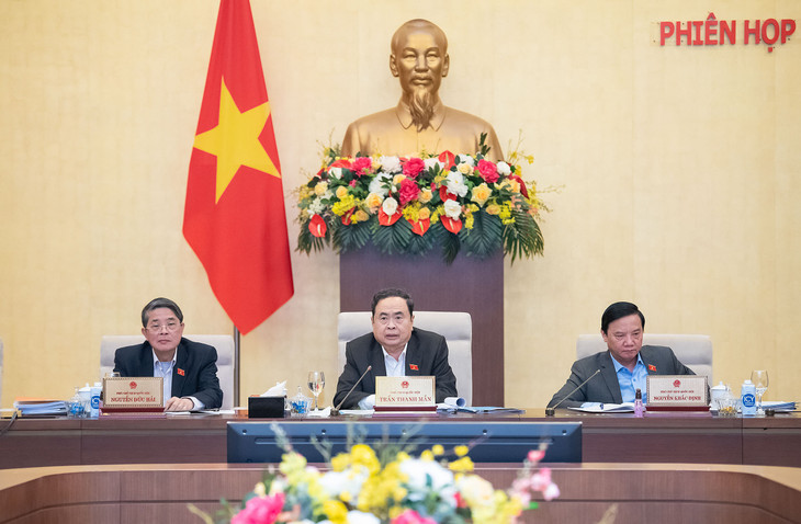 Chủ tịch Quốc hội Trần Thanh Mẫn và hai Phó Chủ tịch Quốc hội tại phiên họp Thường vụ