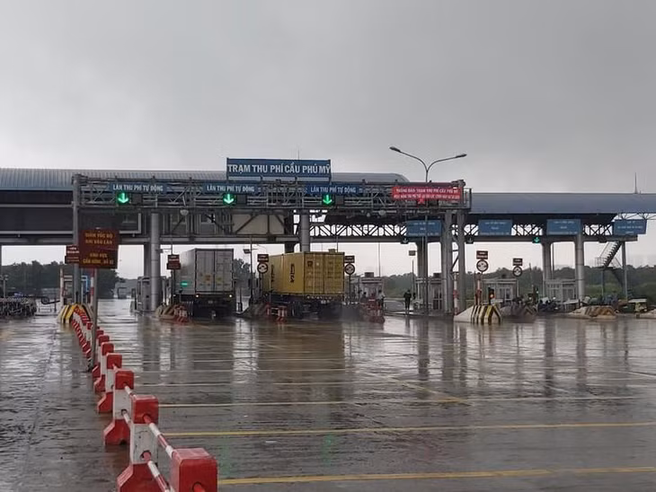 Trạm thu phí cầu Phú Mỹ