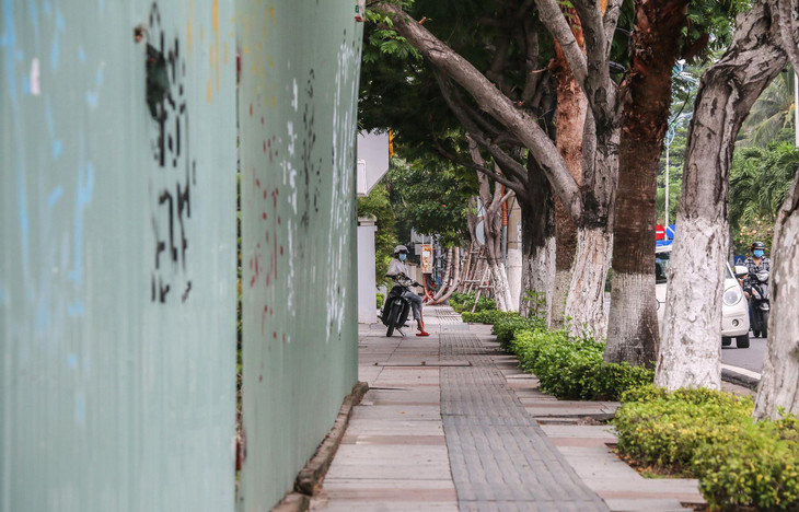 Khu đất này trước đây do Bộ Chỉ huy quân sự tỉnh Khánh Hòa quản lý. Sau nhiều lần hoán đổi và sang nhượng, khu đất này giờ thuộc về Công ty TNHH Xuất nhập khẩu liên Thái Bình Dương - Nha Trang (IPP Nha Trang).