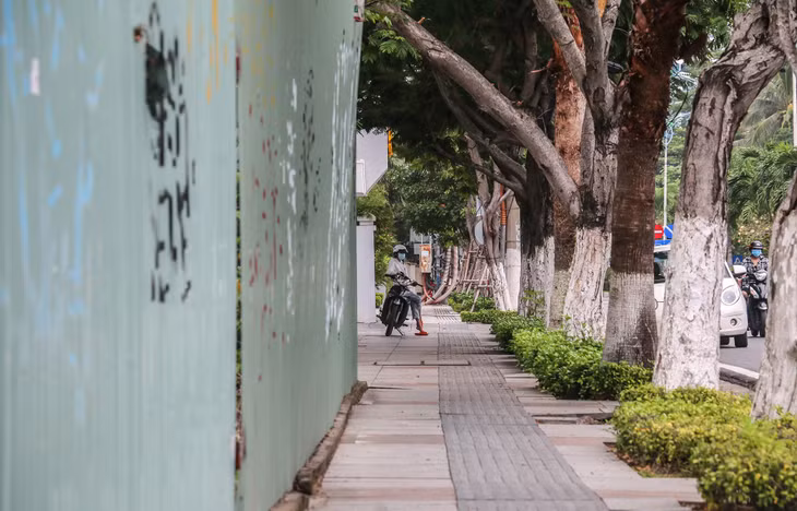 Khu đất này trước đây do Bộ Chỉ huy quân sự tỉnh Khánh Hòa quản lý. Sau nhiều lần hoán đổi và sang nhượng, khu đất này giờ thuộc về Công ty TNHH Xuất nhập khẩu liên Thái Bình Dương - Nha Trang (IPP Nha Trang).