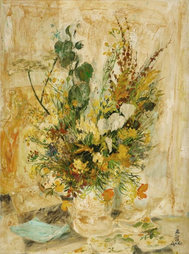 Bức "Hoa" của Lê Phổ có mức giá ước đoán từ 450.000 - 650.000 đô la Hồng Kông (1,3 tỷ đồng - 1,9 tỷ đồng). Bức tranh lụa có kích thước 56 x 63 cm. Bức "Hoa" của Lê Phổ có mức giá ước đoán từ 450.000 - 650.000 đô la Hồng Kông (1,3 tỷ đồng - 1,9 tỷ đồng). Bức tranh lụa có kích thước 56 x 63 cm.