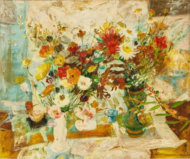 Bức "Hoa" của Lê Phổ có mức giá ước đoán từ 260.000 - 350.000 đô la Hồng Kông (760 triệu đồng - 1 tỷ đồng). Bức tranh lụa được thực hiện hồi năm 1963, có kích thước 73 x 54 cm. Bức "Hoa" của Lê Phổ có mức giá ước đoán từ 260.000 - 350.000 đô la Hồng Kông (760 triệu đồng - 1 tỷ đồng). Bức tranh lụa được thực hiện hồi năm 1963, có kích thước 73 x 54 cm.