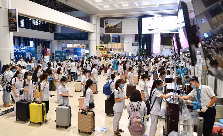 Bộ Y tế rút lực lượng y tế chi viện chống dịch khỏi TP.HCM trước 15/10 Bộ Y tế rút lực lượng y tế chi viện chống dịch khỏi TP.HCM trước 15/10