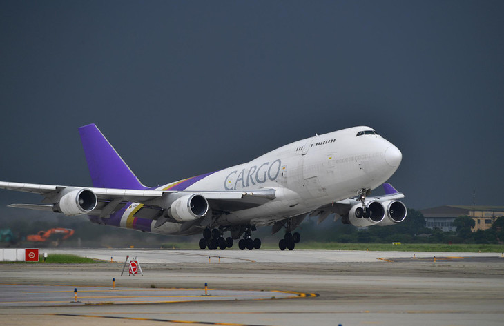 Hiện tại, sân bay chỉ có sự hoạt động của các chuyến bay chở hàng và chuyến bay ưu tiên phục vụ công vụ và nhiệm vụ phòng chống dịch bệnh.