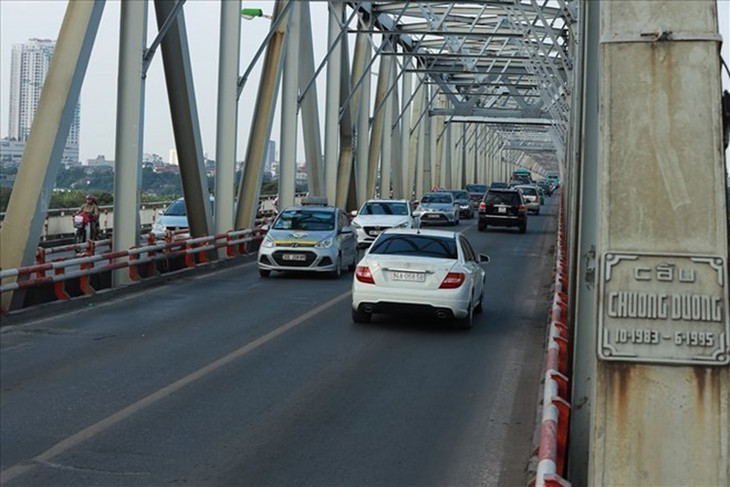 Cầu Chương Dương (Hà Nội).