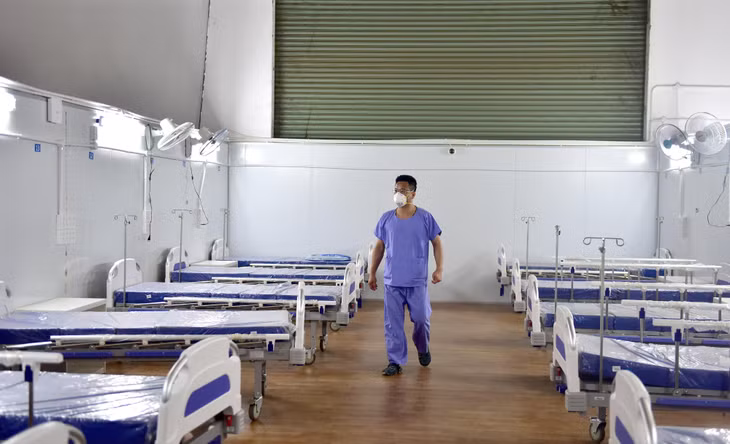 Giai đoạn đầu, Trung tâm Hồi sức Bệnh viện Bạch Mai sẽ khởi động 100 giường hồi sức, 400 giường tiếp theo sẽ được triển khai ngay sau đó để hoàn thành đủ 500 giường khi bệnh nhân tăng.