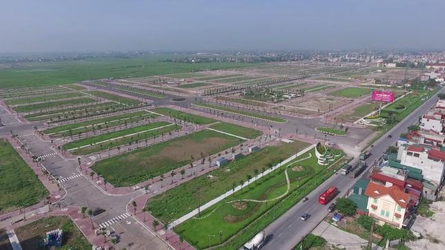 Theo báo cáo của tỉnh Hà Nam, dự án Khu nhà ở phục vụ Khu công nghiệp (KCN) Đồng Văn II chậm tiến độ kéo dài; Chủ đầu tư dự án thực hiện việc chuyển nhượng đất cho các khách hàng khi chưa đủ điều kiện... Theo báo cáo của tỉnh Hà Nam, dự án Khu nhà ở phục vụ Khu công nghiệp (KCN) Đồng Văn II chậm tiến độ kéo dài; Chủ đầu tư dự án thực hiện việc chuyển nhượng đất cho các khách hàng khi chưa đủ điều kiện...