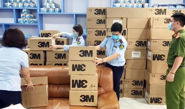 140 thùng khẩu trang y tế có dấu hiệu giả mạo nhãn hiệu 3M, vốn đã được đăng ký bảo hộ tại Việt Nam 140 thùng khẩu trang y tế có dấu hiệu giả mạo nhãn hiệu 3M, vốn đã được đăng ký bảo hộ tại Việt Nam