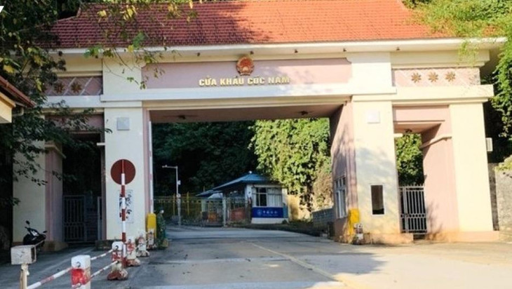 Kể từ ngày 26/9, hoạt động thông quan hàng hoá tại cửa khẩu Cốc Nam chính thức được khôi phục trở lại sau 2 năm tạm dừng. Kể từ ngày 26/9, hoạt động thông quan hàng hoá tại cửa khẩu Cốc Nam chính thức được khôi phục trở lại sau 2 năm tạm dừng.
