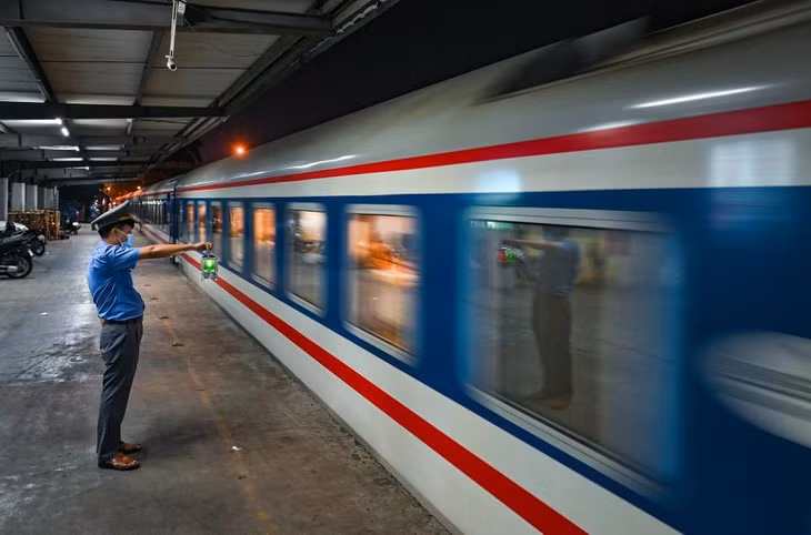 Tổng công ty Đường sắt Việt Nam nửa đầu năm lỗ 30 tỷ đồng và dự kiến cả năm lỗ 570 tỷ đồng